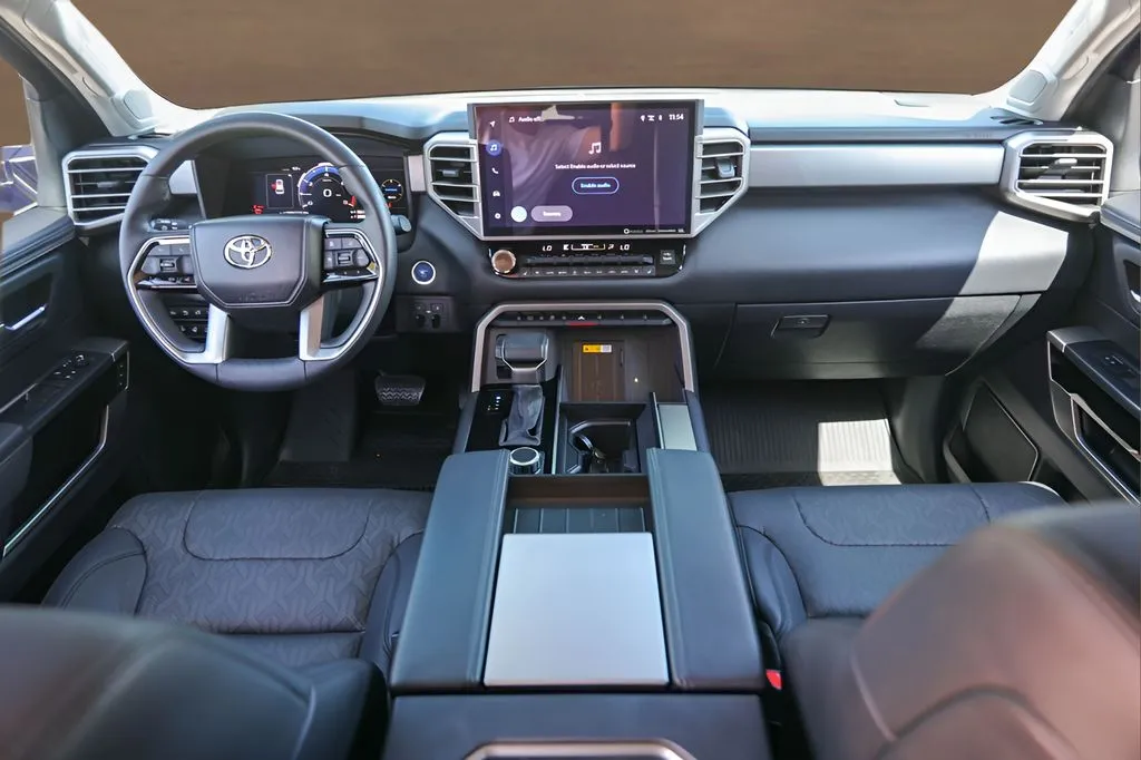 Toyota Sequoia photo 25