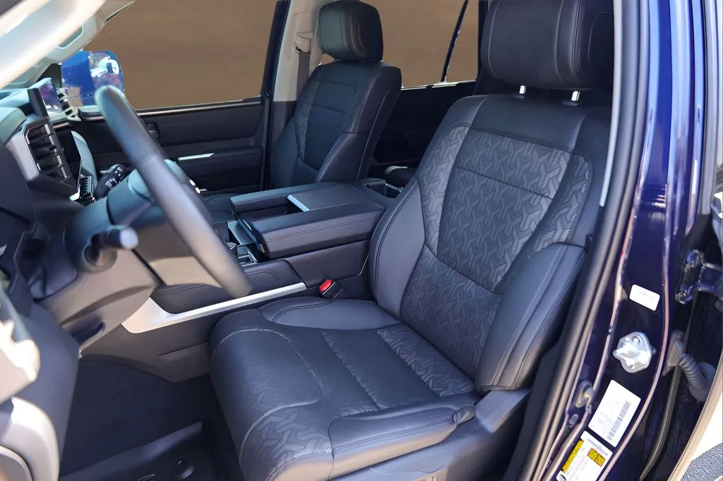 Toyota Sequoia photo 7