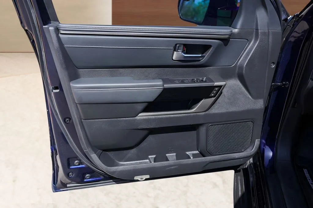 Toyota Sequoia photo 22