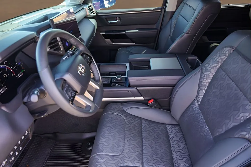 Toyota Sequoia photo 9