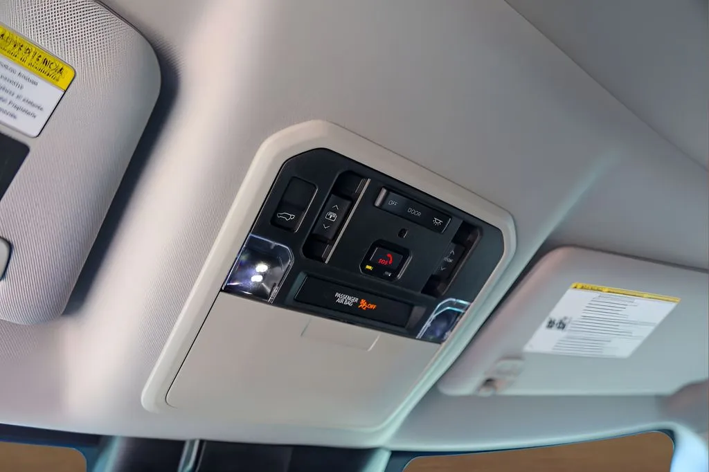 Toyota Sequoia photo 20