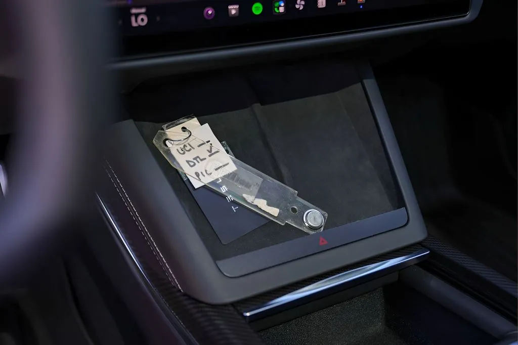 Tesla Model S photo 20