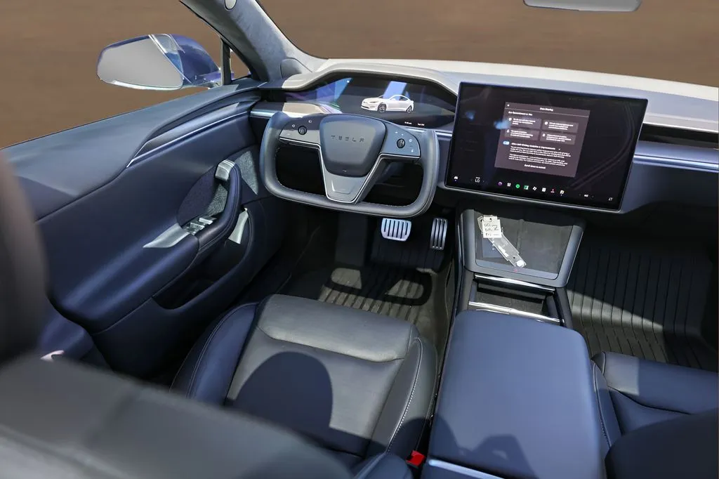 Tesla Model S photo 26