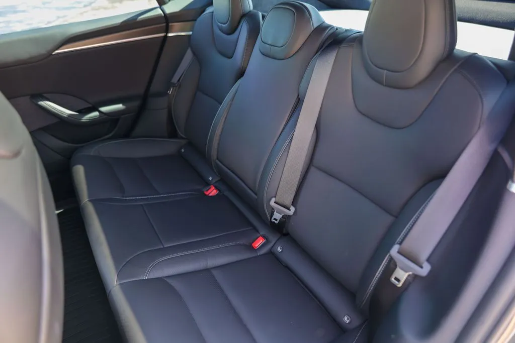 Tesla Model S photo 24