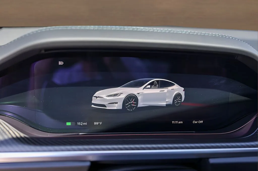 Tesla Model S photo 11
