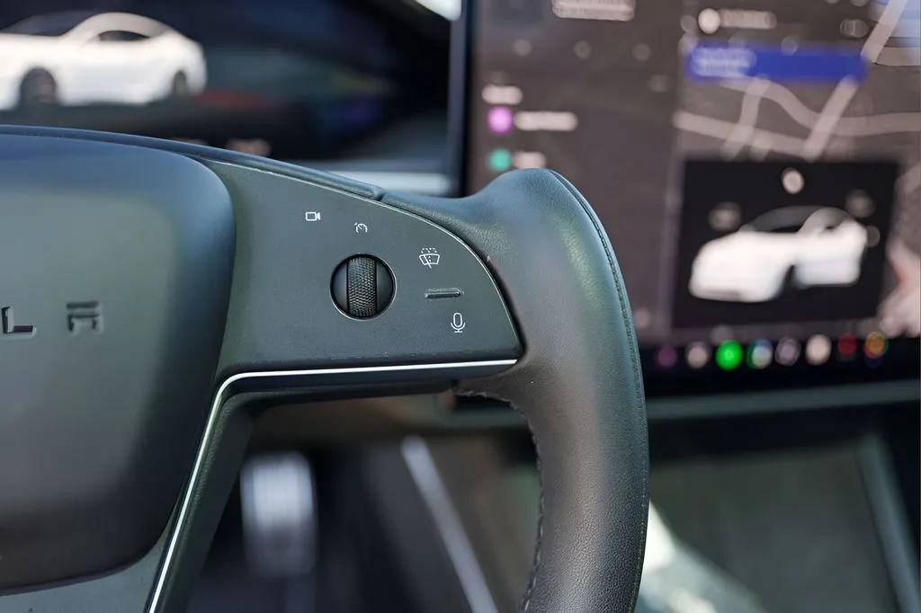 Tesla Model S photo 13