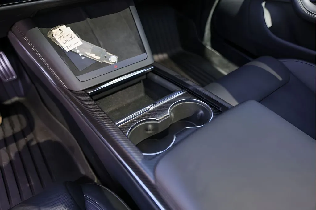 Tesla Model S photo 21