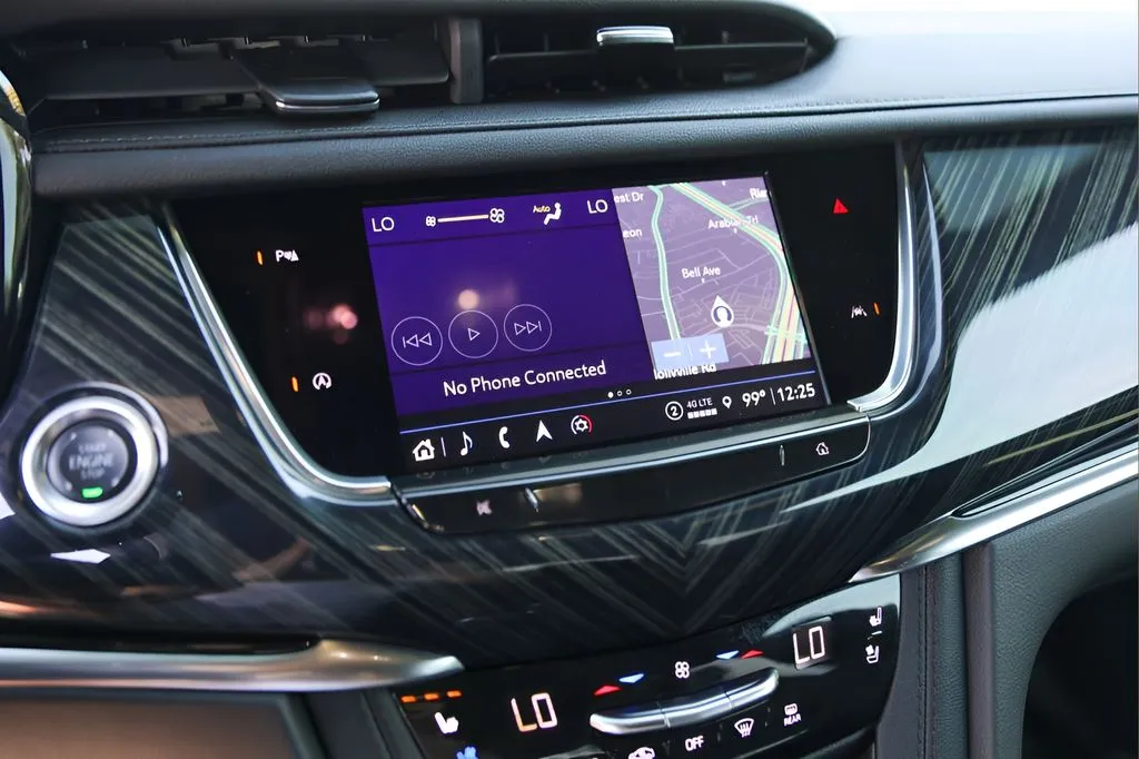 Cadillac XT6 photo 15