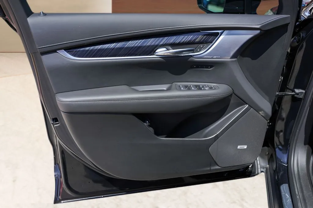 Cadillac XT6 photo 24