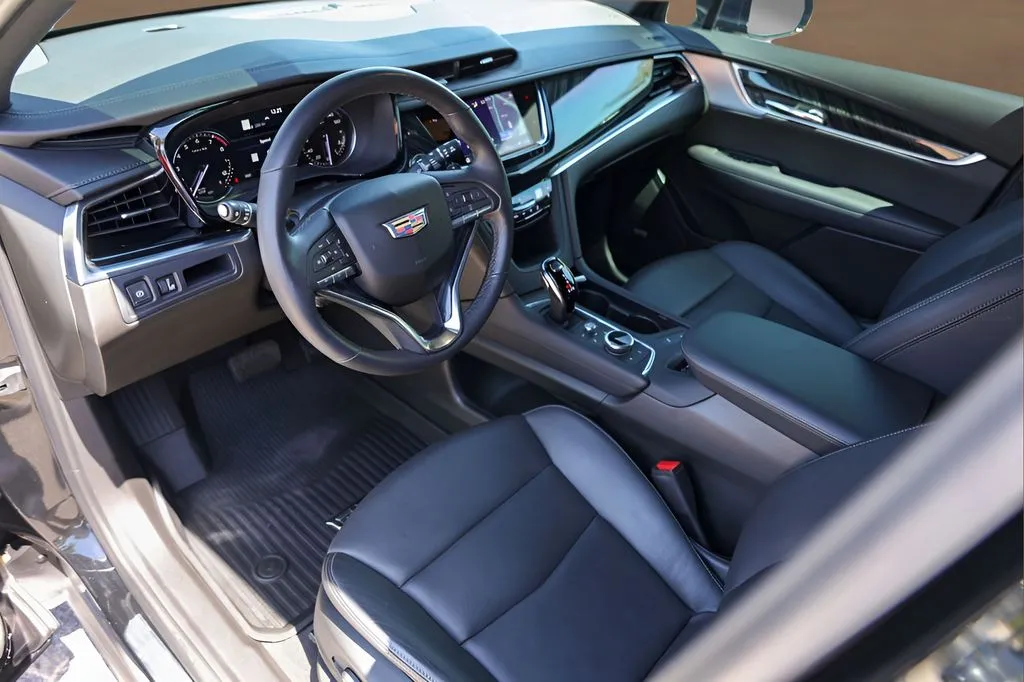 Cadillac XT6 photo 9