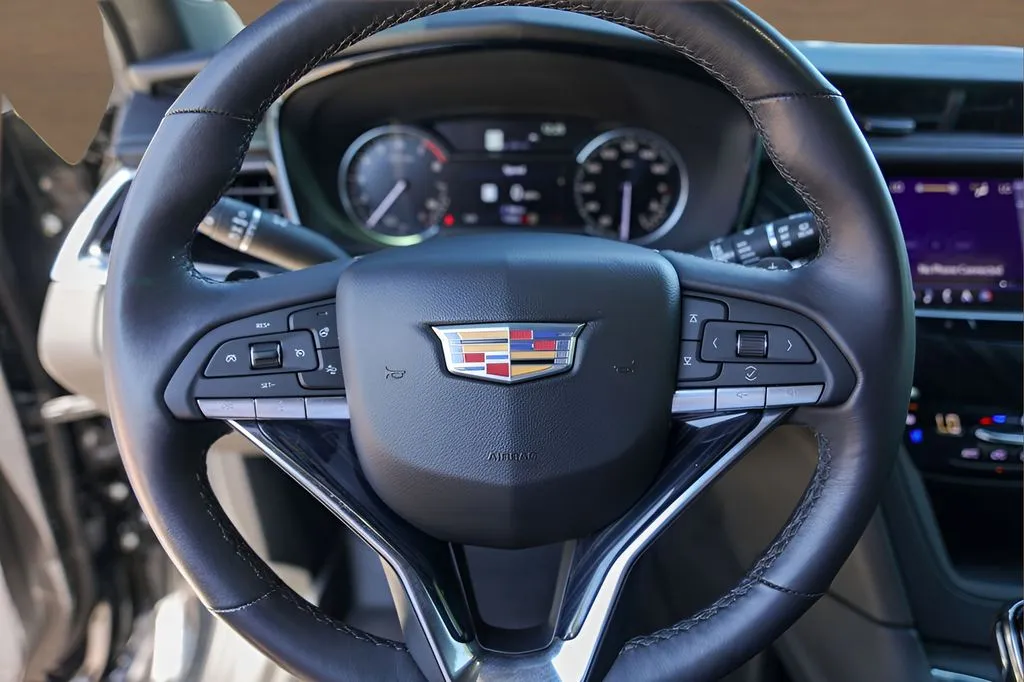 Cadillac XT6 photo 11