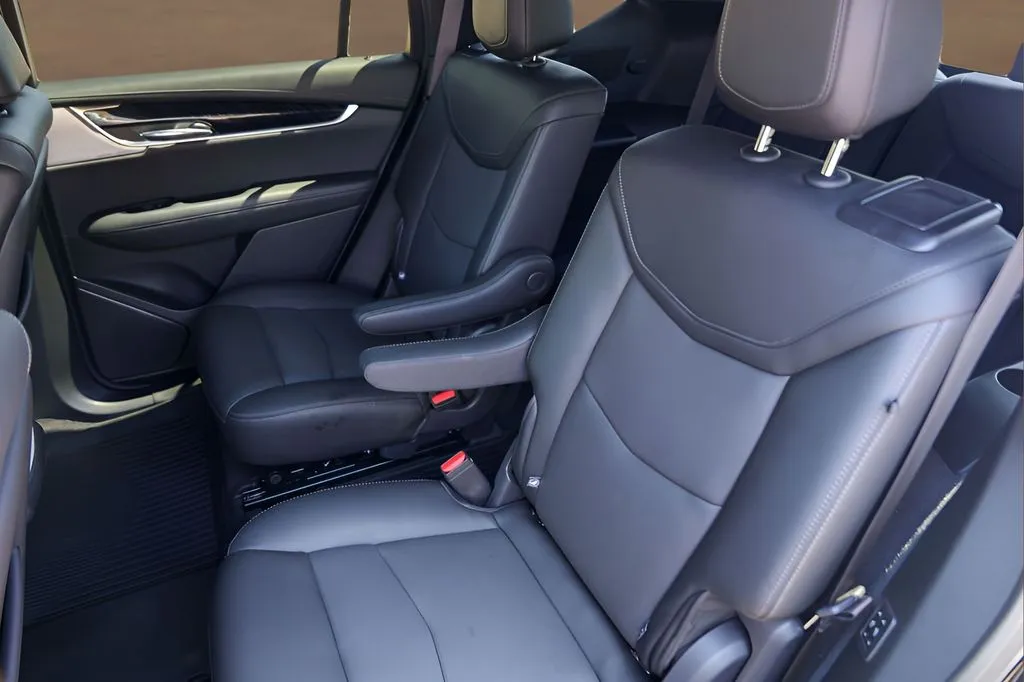 Cadillac XT6 photo 25