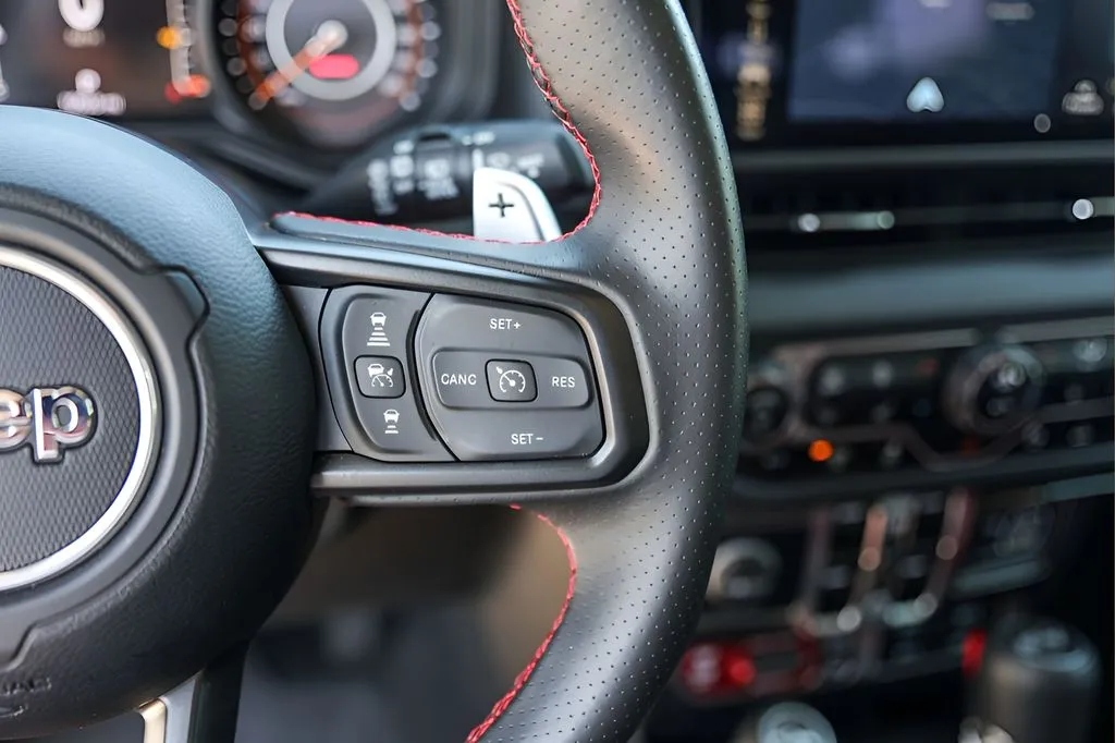 Jeep Wrangler photo 13