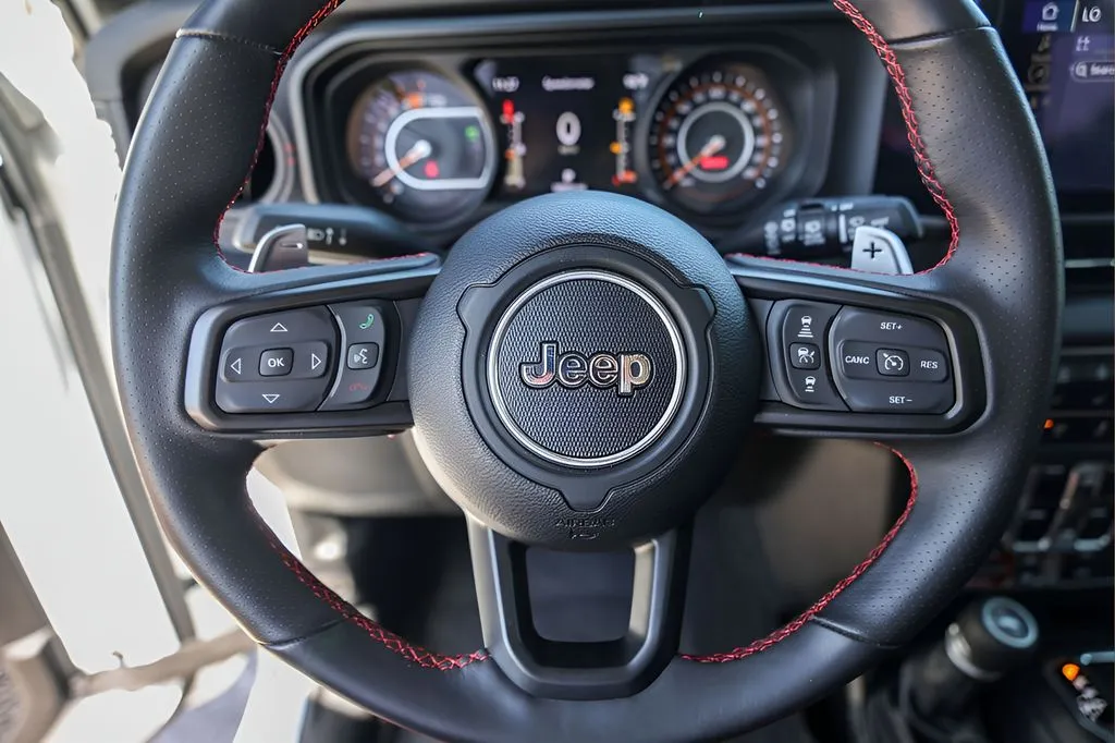 Jeep Wrangler photo 12