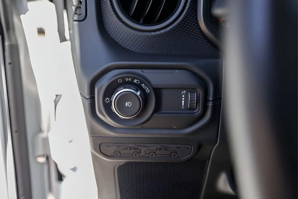 Jeep Wrangler photo 15