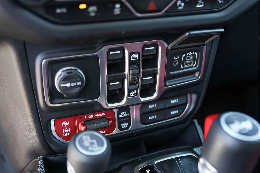 Jeep Wrangler photo 19