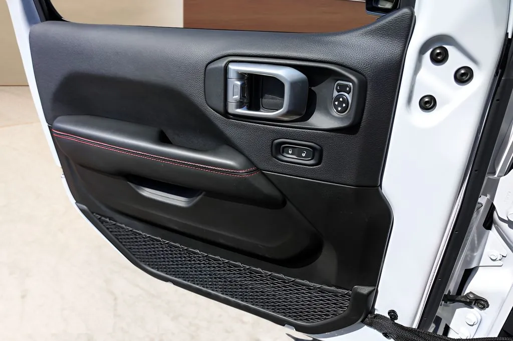 Jeep Wrangler photo 21