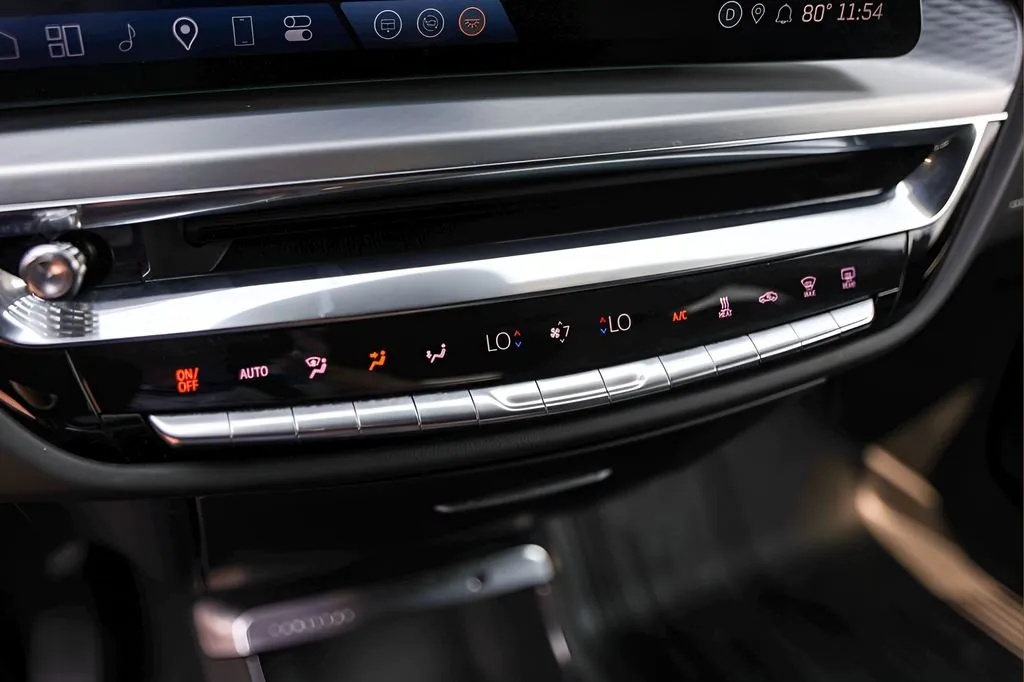 Cadillac Lyriq photo 16