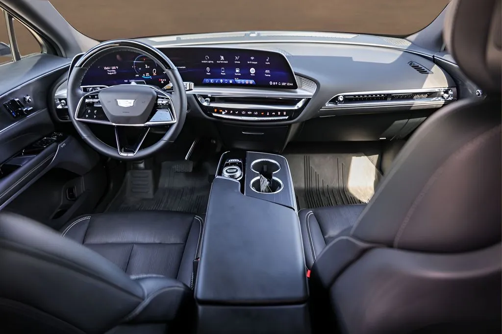 Cadillac Lyriq photo 23