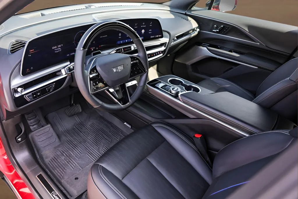 Cadillac Lyriq photo 9