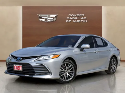 Silver 2022 Toyota Camry Hybrid XLE for sale in Austin, TX