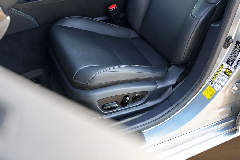 Lexus ES photo 8