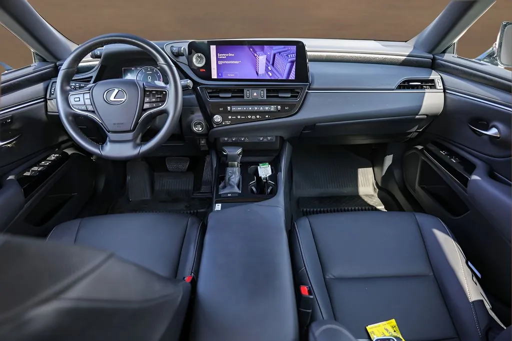 Lexus ES photo 25