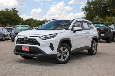 White 2025 Toyota RAV4 Hybrid XLE for sale in Austin, TX