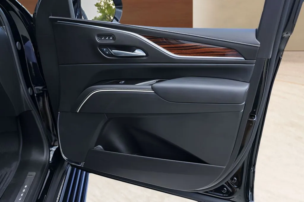 Cadillac Escalade ESV photo 31