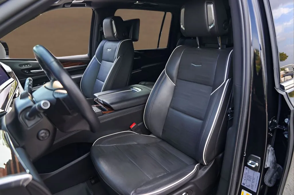 Cadillac Escalade ESV photo 7