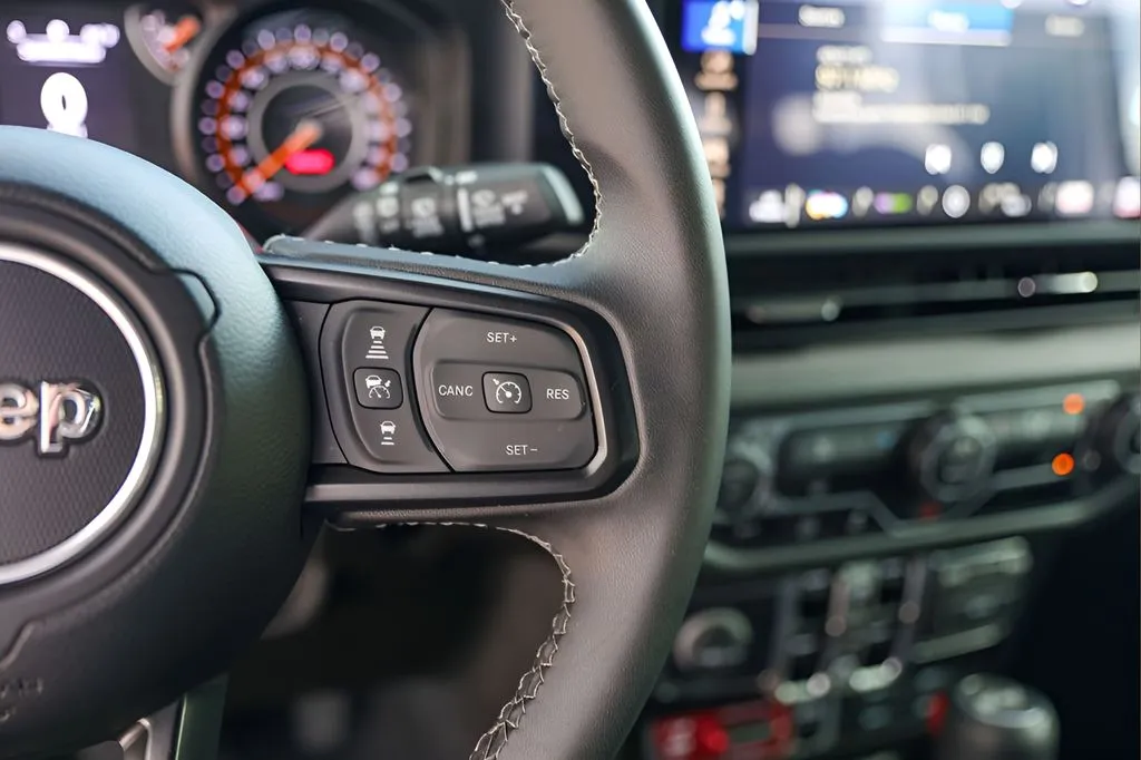 Jeep Wrangler photo 13