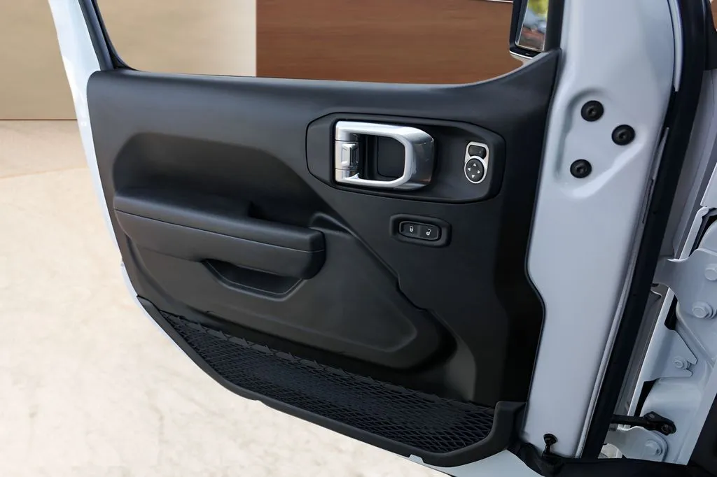 Jeep Wrangler photo 21