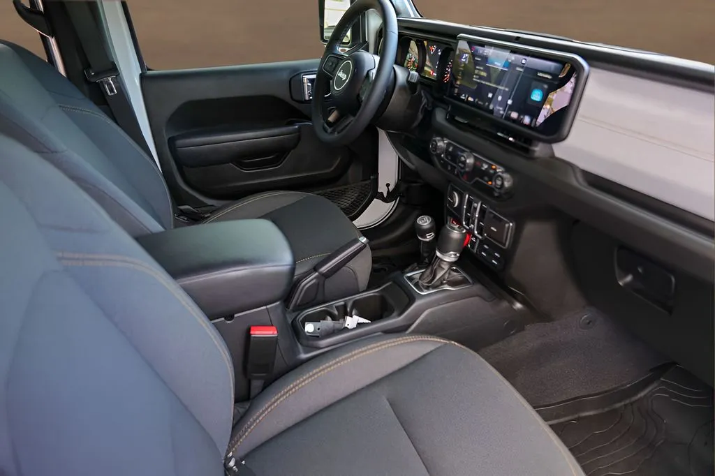 Jeep Wrangler photo 27