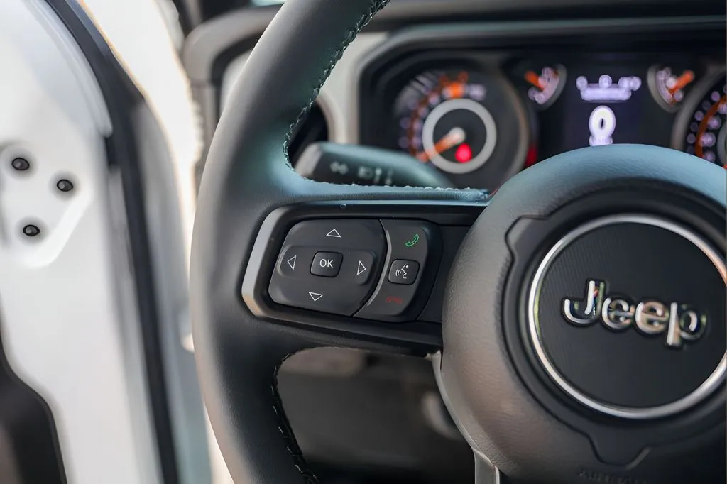 Jeep Wrangler photo 14