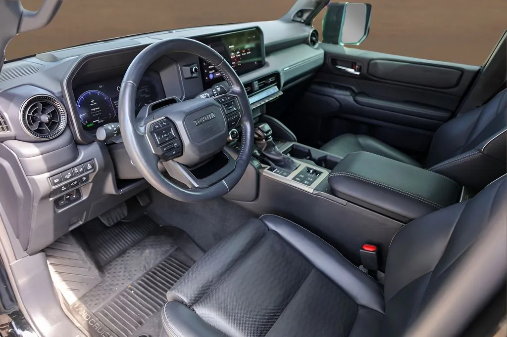 Toyota Land Cruiser photo 10
