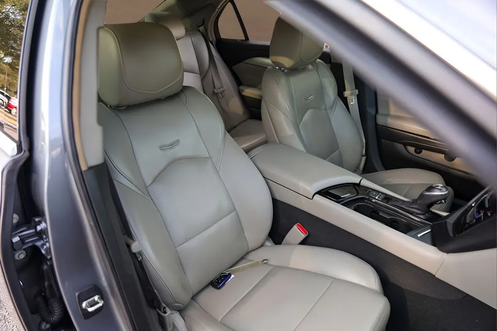 Cadillac CTS photo 30