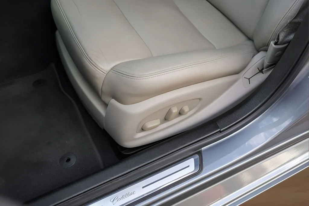 Cadillac CTS photo 8