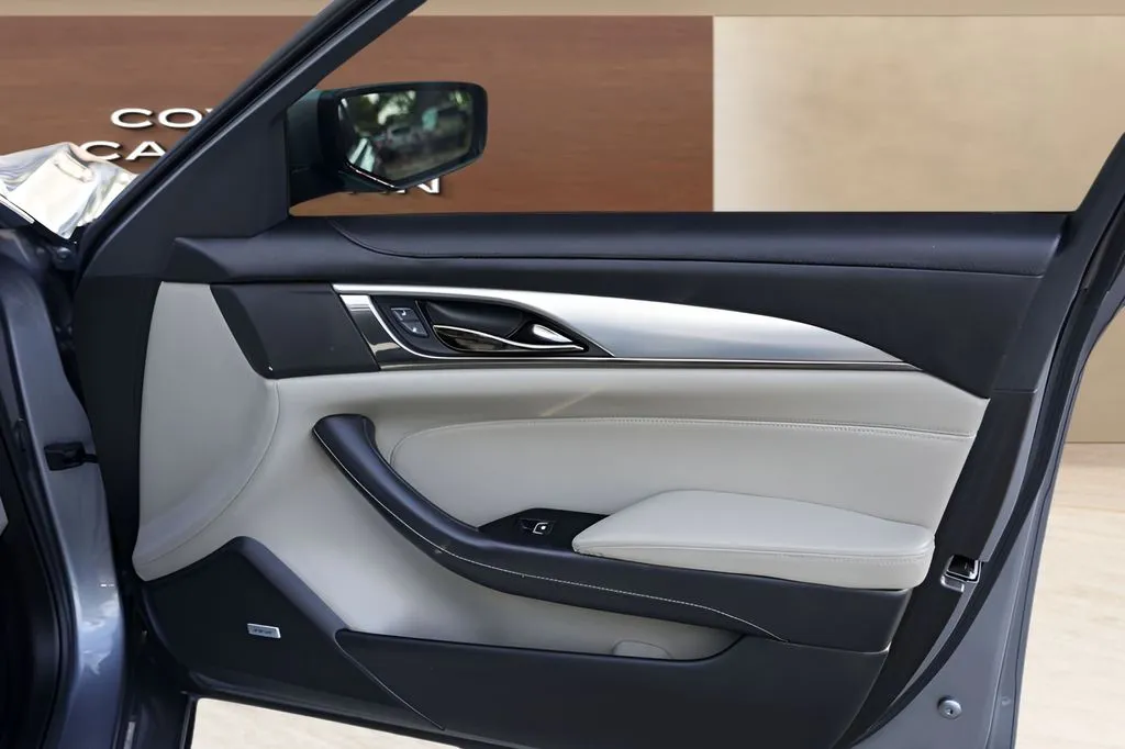 Cadillac CTS photo 28