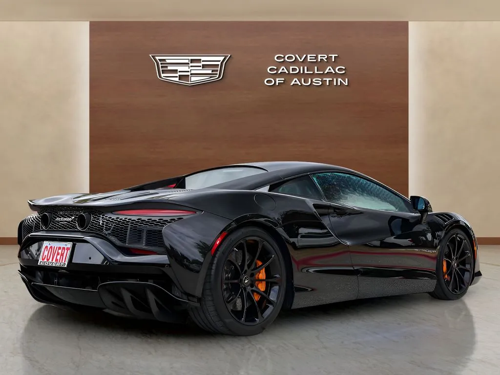 McLaren Artura photo 7
