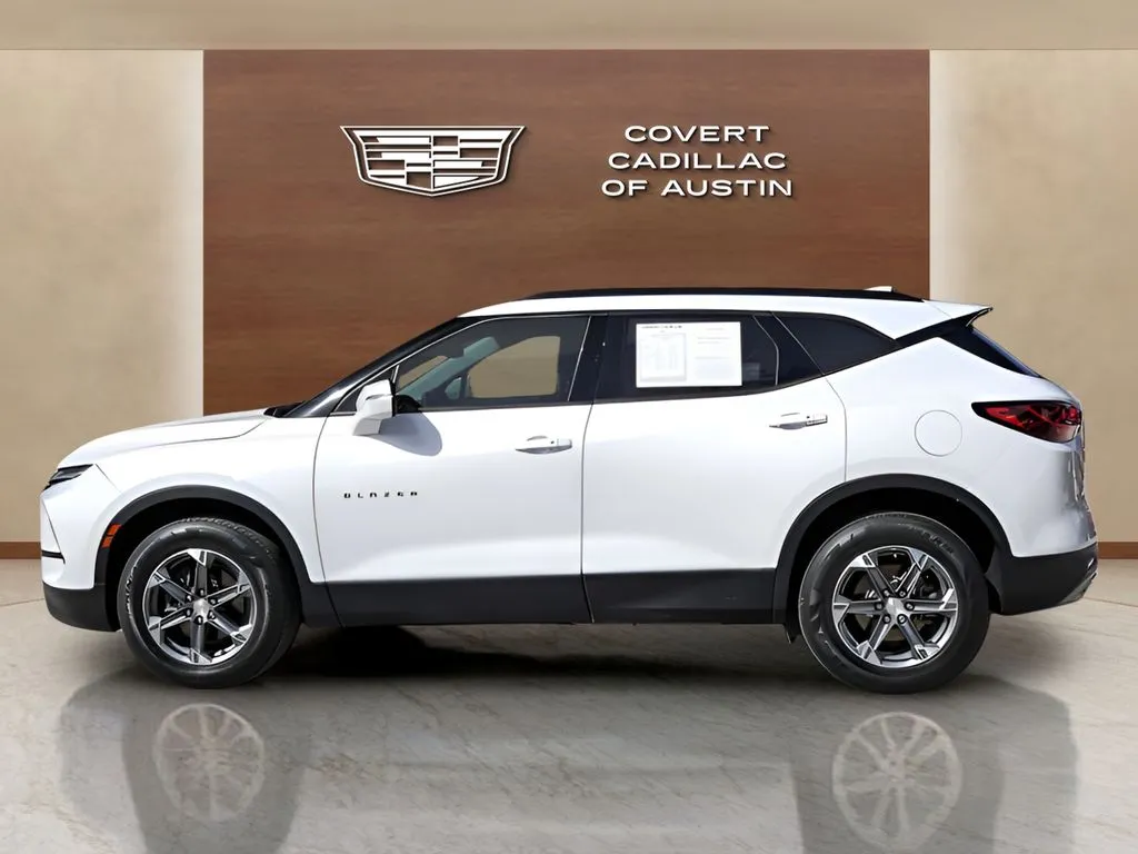 Chevrolet Blazer photo 2