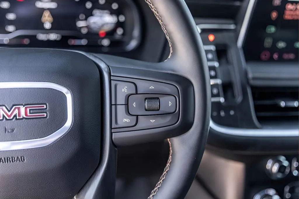 GMC Yukon photo 13