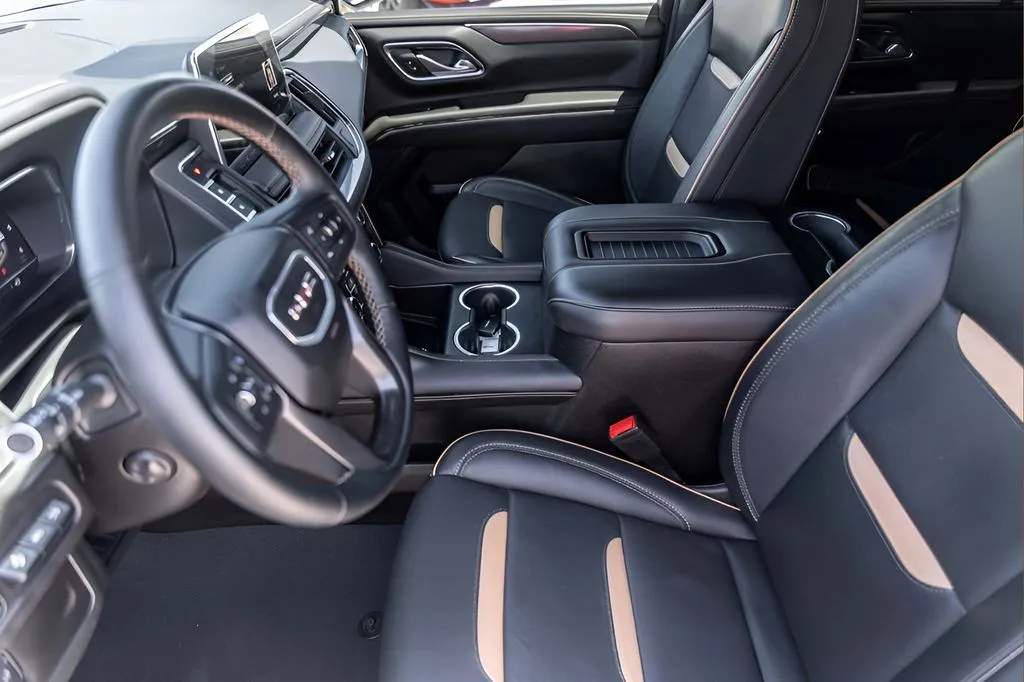 GMC Yukon photo 9