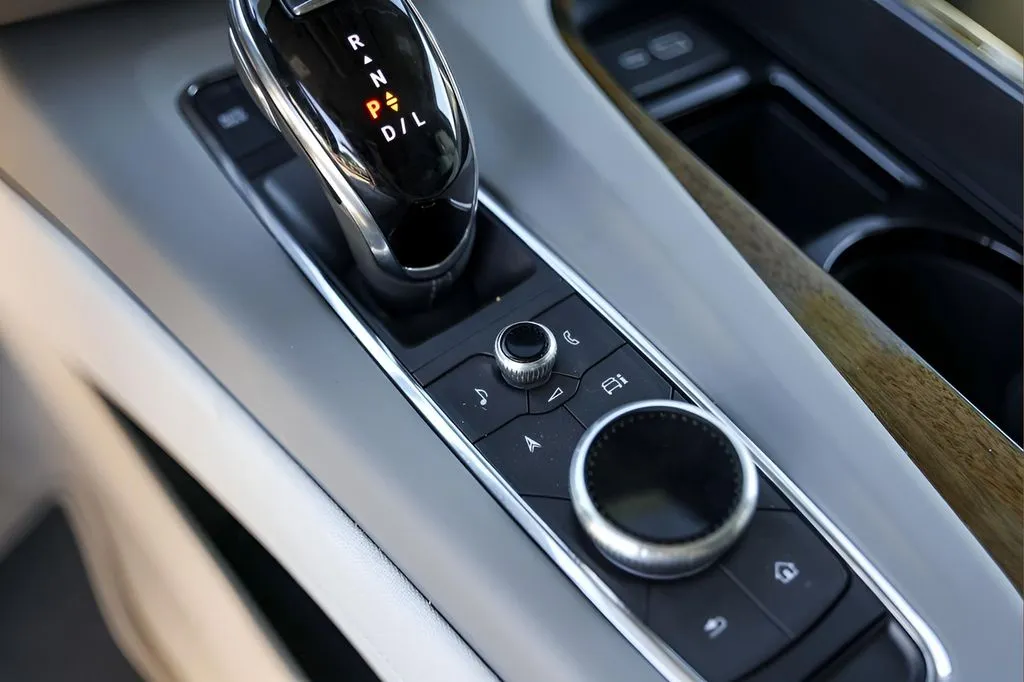 Cadillac Escalade photo 18