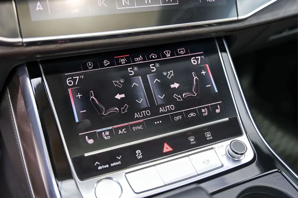 Audi Q8 photo 17