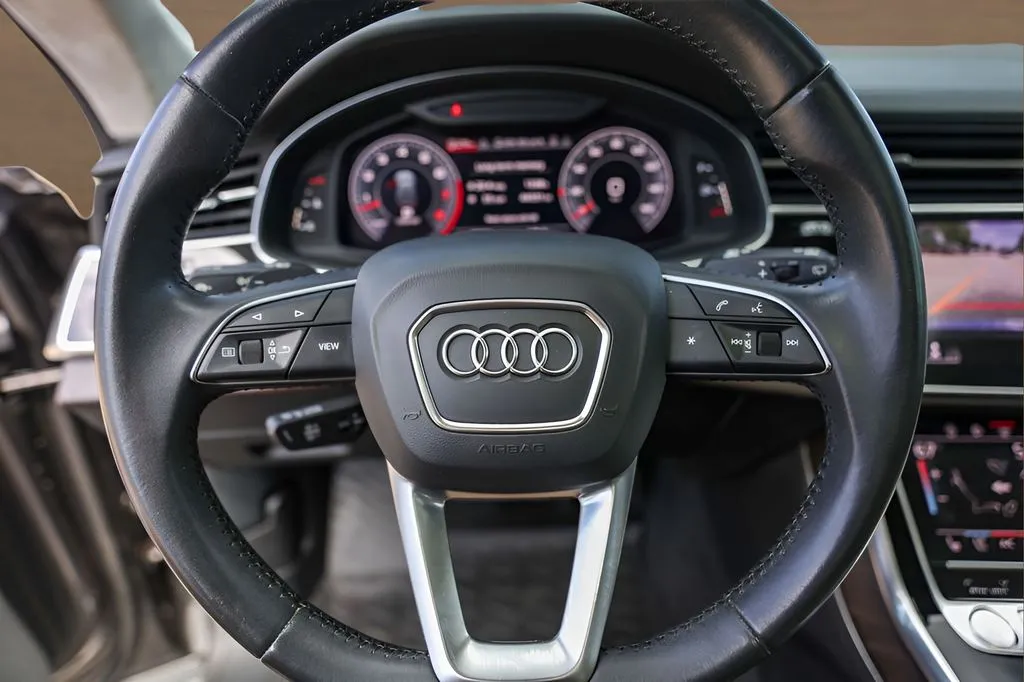 Audi Q8 photo 12