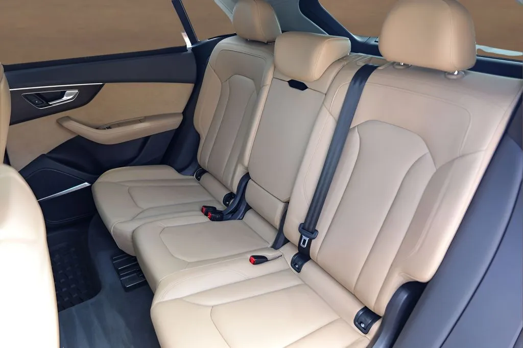 Audi Q8 photo 24