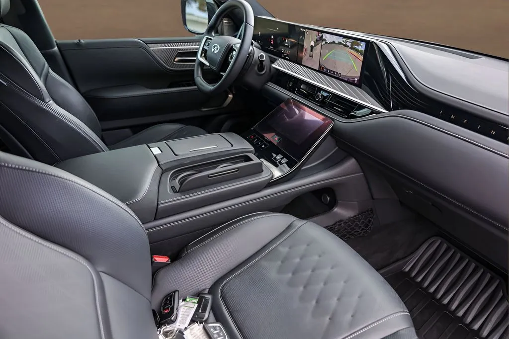 Infiniti QX80 photo 30