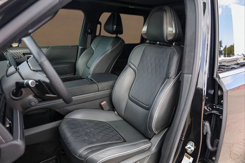 Infiniti QX80 photo 7
