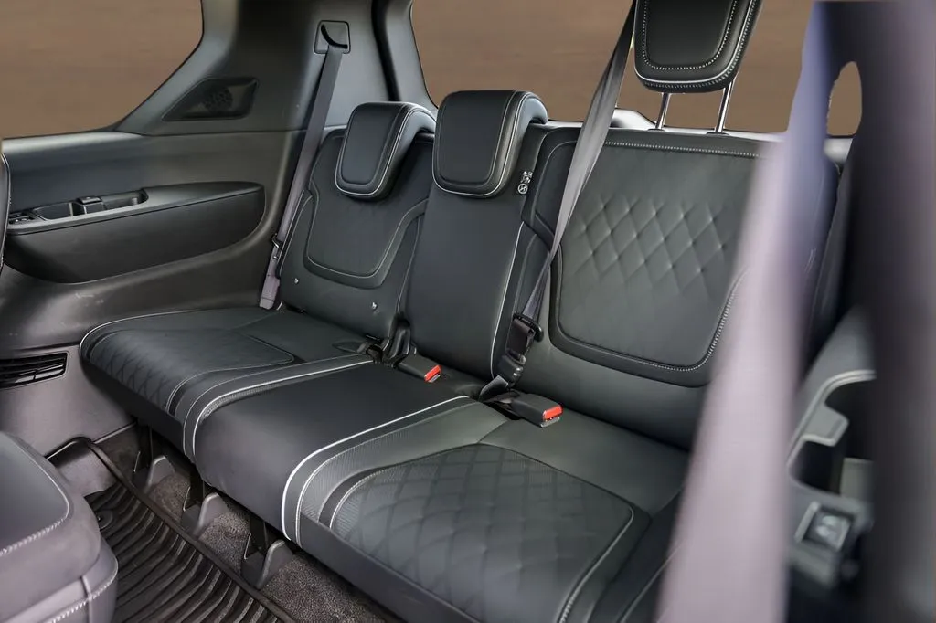 Infiniti QX80 photo 25
