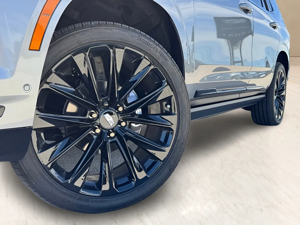 Cadillac Escalade photo 2